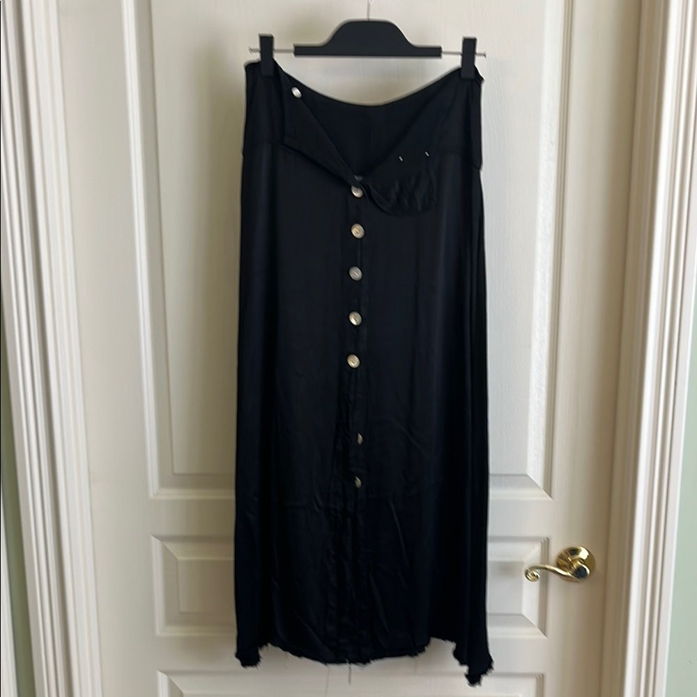Raquel Allegra Elegant Black Button-Down Skirt